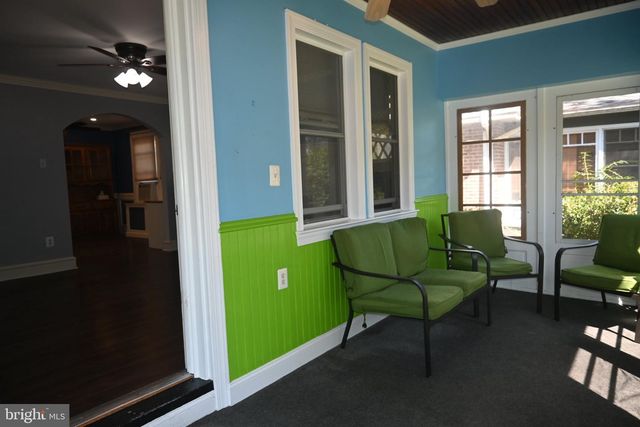 215 W DUPONT ST, Ridley Park, PA 19078