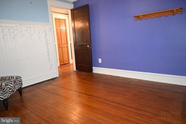 215 W DUPONT ST, Ridley Park, PA 19078