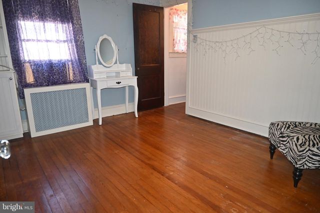 215 W DUPONT ST, Ridley Park, PA 19078
