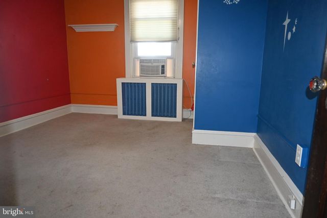 215 W DUPONT ST, Ridley Park, PA 19078