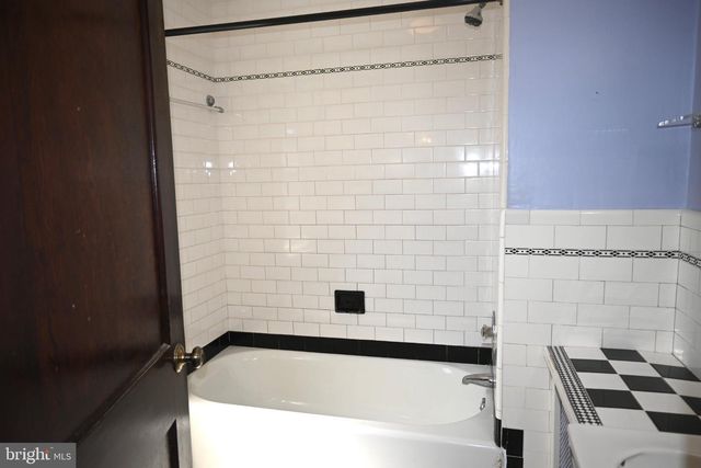 215 W DUPONT ST, Ridley Park, PA 19078