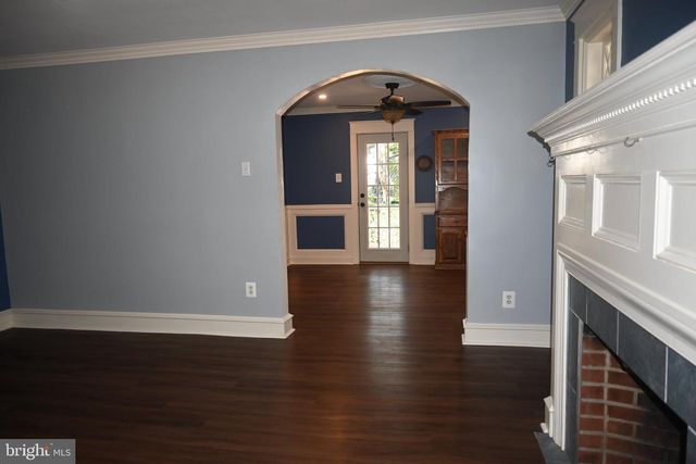 215 W DUPONT ST, Ridley Park, PA 19078