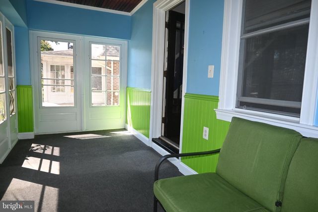 215 W DUPONT ST, Ridley Park, PA 19078