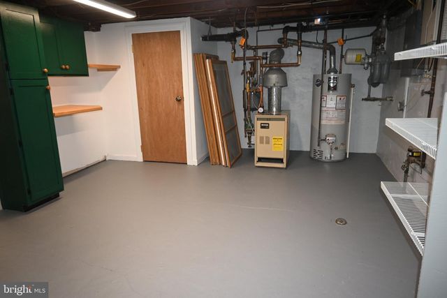 215 W DUPONT ST, Ridley Park, PA 19078