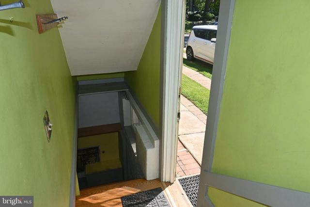 215 W DUPONT ST, Ridley Park, PA 19078