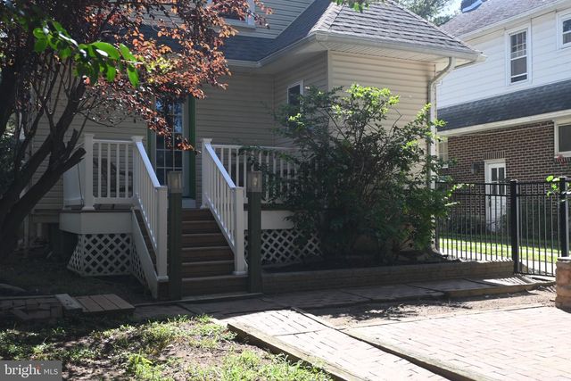 215 W DUPONT ST, Ridley Park, PA 19078