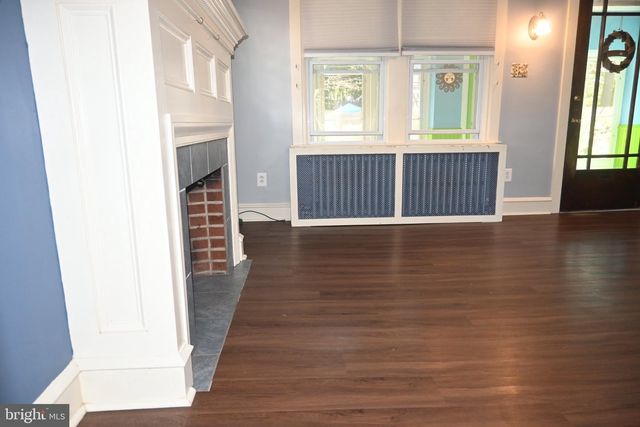 215 W DUPONT ST, Ridley Park, PA 19078
