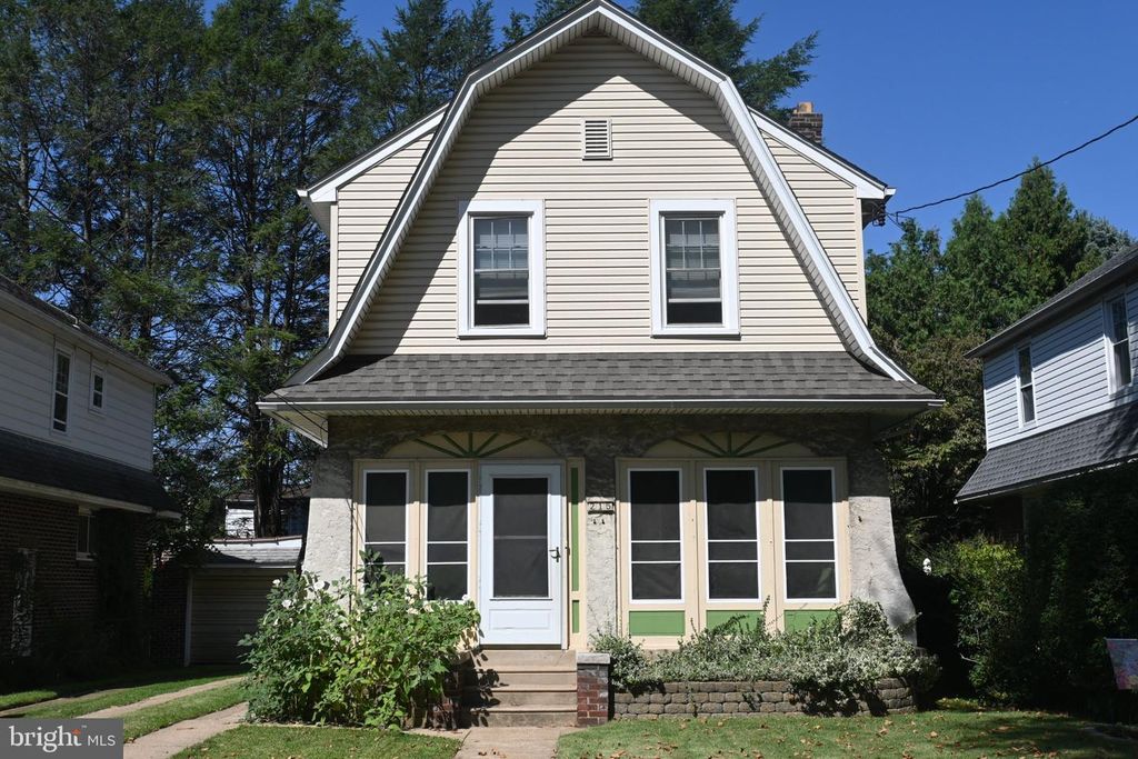 215 W DUPONT ST, Ridley Park, PA 19078
