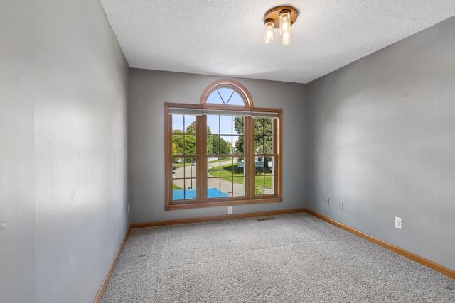11239 49th Avenue N, Plymouth, MN 55442