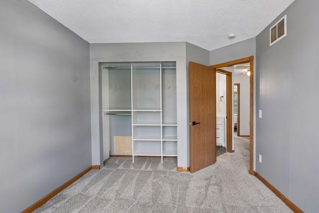 11239 49th Avenue N, Plymouth, MN 55442