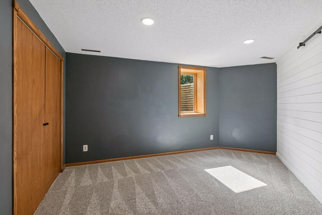 11239 49th Avenue N, Plymouth, MN 55442