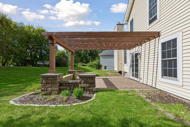 11239 49th Avenue N, Plymouth, MN 55442