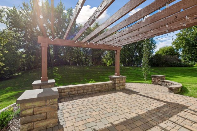 11239 49th Avenue N, Plymouth, MN 55442