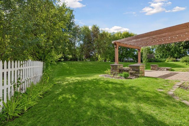 11239 49th Avenue N, Plymouth, MN 55442