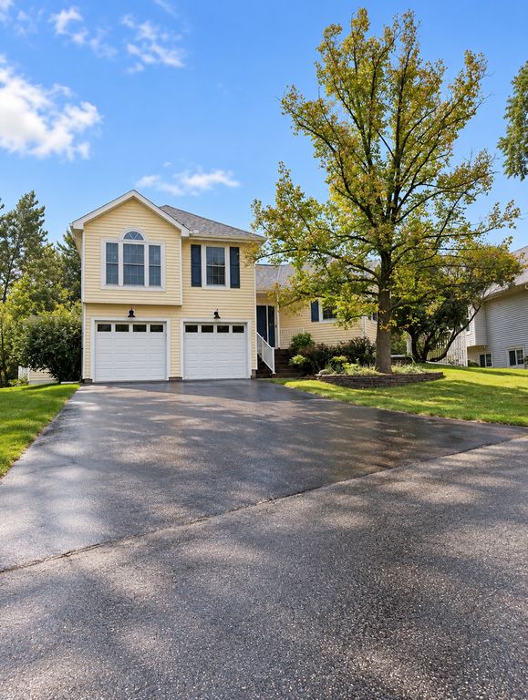 11239 49th Avenue N, Plymouth, MN 55442 — exterior