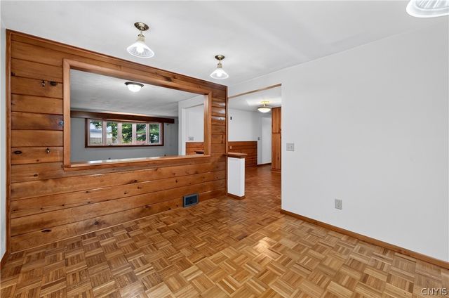 201 Oakridge, Salina, NY 13088