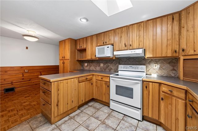 201 Oakridge, Salina, NY 13088