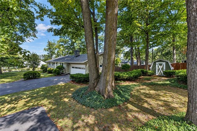 201 Oakridge, Salina, NY 13088