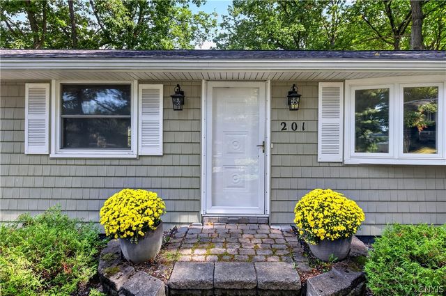 201 Oakridge, Salina, NY 13088