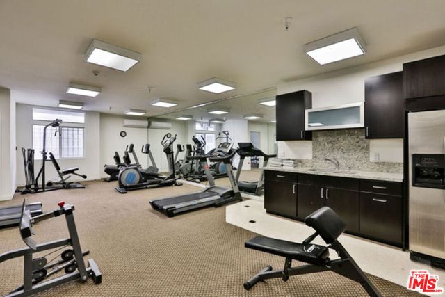 401 N Serrano Avenue 105, Los Angeles, CA 90004