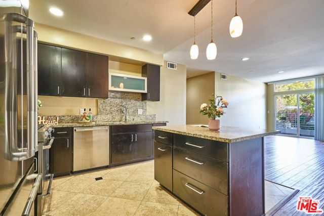 401 N Serrano Avenue 105, Los Angeles, CA 90004
