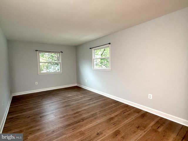 4959 LINSEY CT, Woodbridge, VA 22193