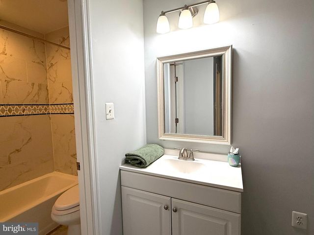 4959 LINSEY CT, Woodbridge, VA 22193