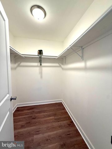 4959 LINSEY CT, Woodbridge, VA 22193