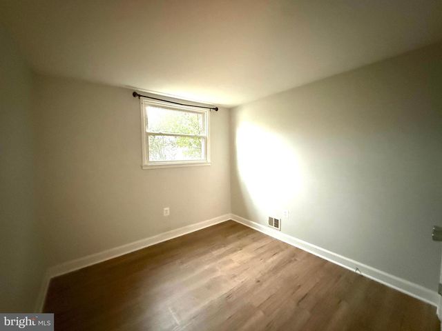 4959 LINSEY CT, Woodbridge, VA 22193