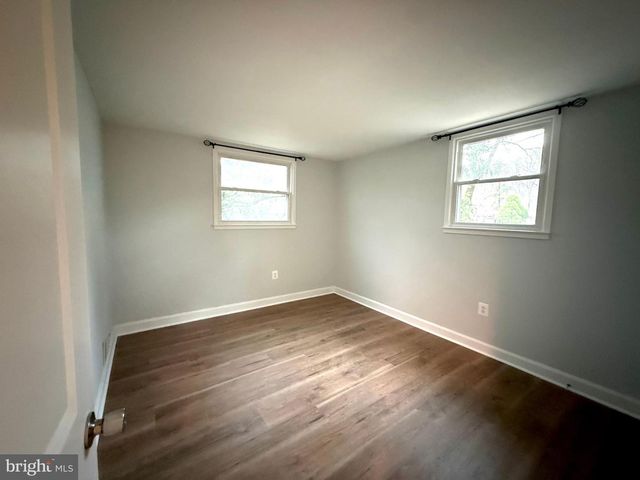 4959 LINSEY CT, Woodbridge, VA 22193