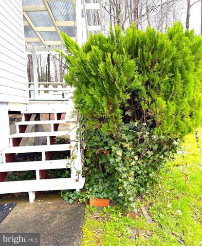 4959 LINSEY CT, Woodbridge, VA 22193