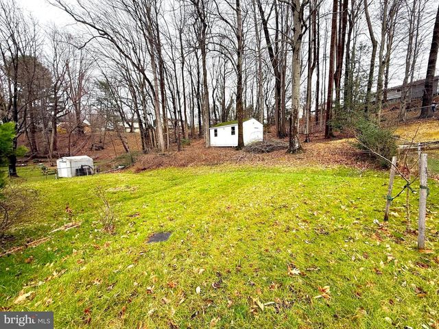 4959 LINSEY CT, Woodbridge, VA 22193