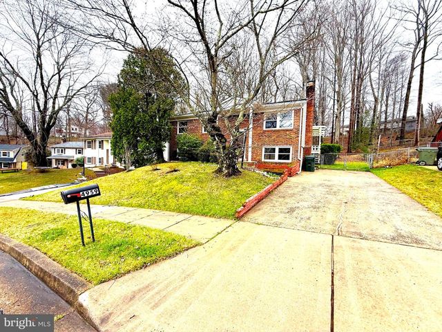 4959 LINSEY CT, Woodbridge, VA 22193