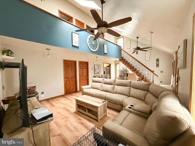 72 KRISTI LN, Lewistown, PA 17044