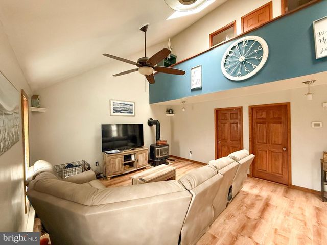 72 KRISTI LN, Lewistown, PA 17044