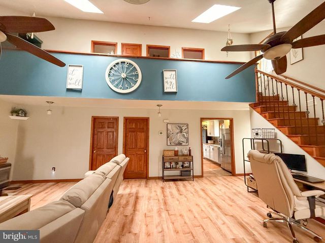 72 KRISTI LN, Lewistown, PA 17044