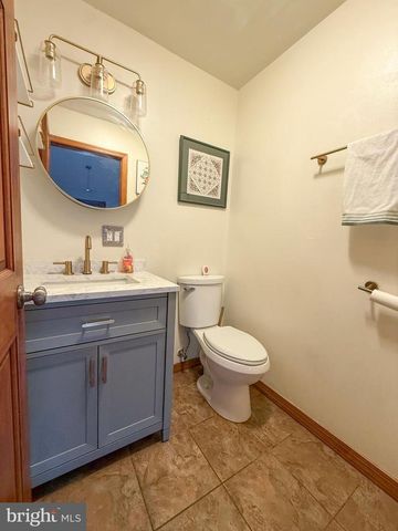 72 KRISTI LN, Lewistown, PA 17044