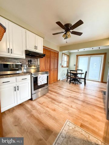 72 KRISTI LN, Lewistown, PA 17044