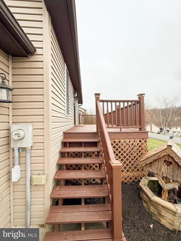 72 KRISTI LN, Lewistown, PA 17044