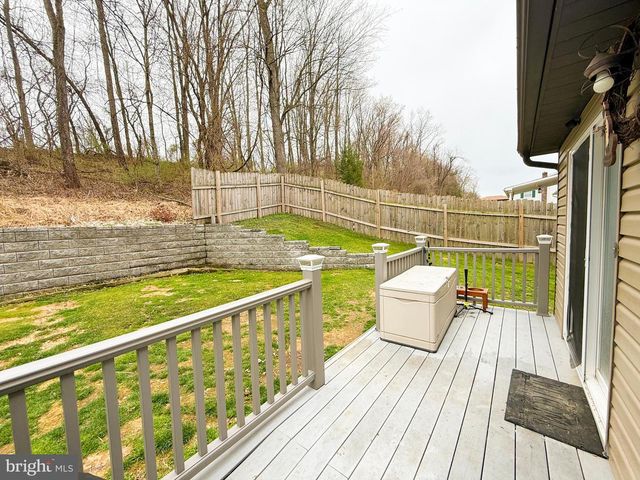 72 KRISTI LN, Lewistown, PA 17044