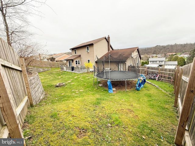 72 KRISTI LN, Lewistown, PA 17044