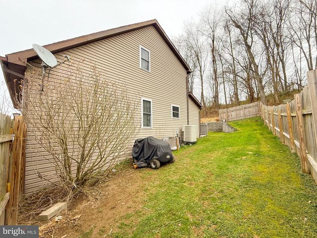 72 KRISTI LN, Lewistown, PA 17044