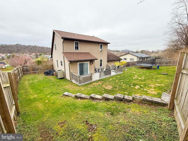 72 KRISTI LN, Lewistown, PA 17044