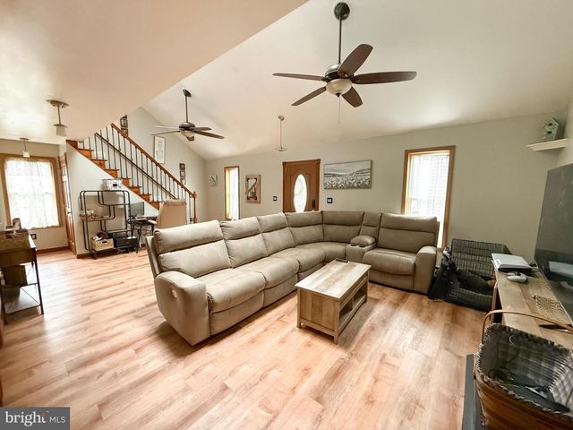 72 KRISTI LN, Lewistown, PA 17044