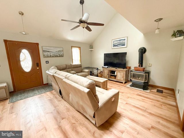 72 KRISTI LN, Lewistown, PA 17044