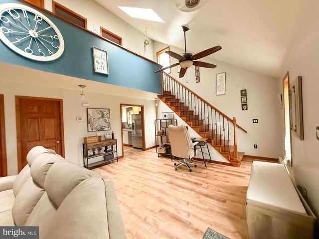 72 KRISTI LN, Lewistown, PA 17044