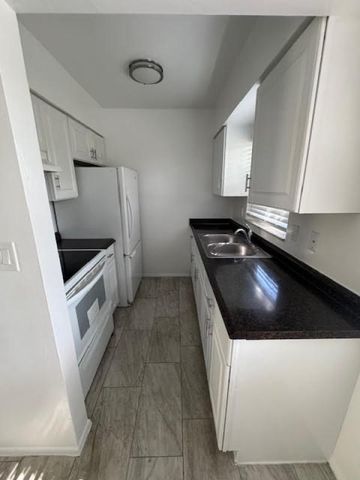 75 SW 10th St 205, Fort Lauderdale, FL 33315