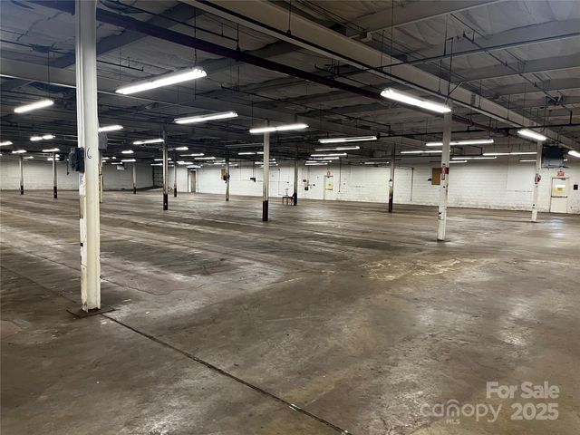 1495 North Main Street, Hendersonville, NC 28739