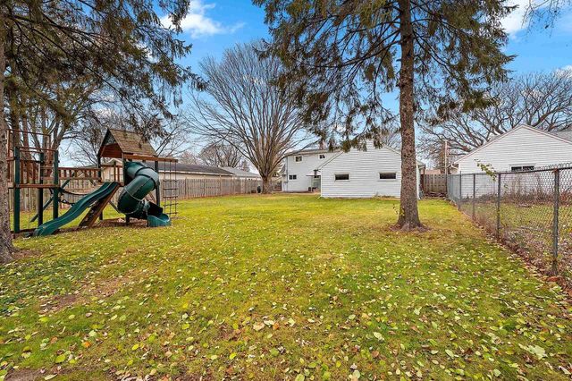 925 W LINDBERGH STREET, Appleton, WI 54914