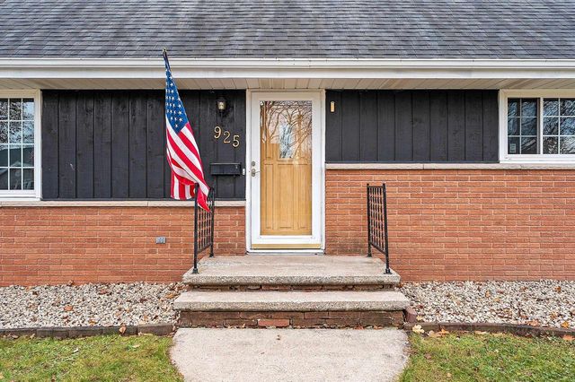 925 W LINDBERGH STREET, Appleton, WI 54914